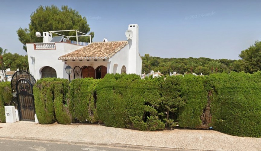 Reventa - Villa -
Villamartin - Costa Blanca