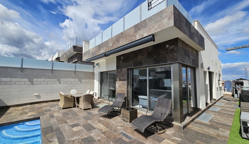 Reventa - Villa -
Villamartin - Costa Blanca