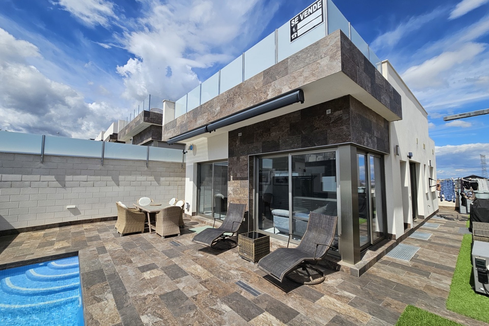 Reventa - Villa -
Villamartin - Costa Blanca