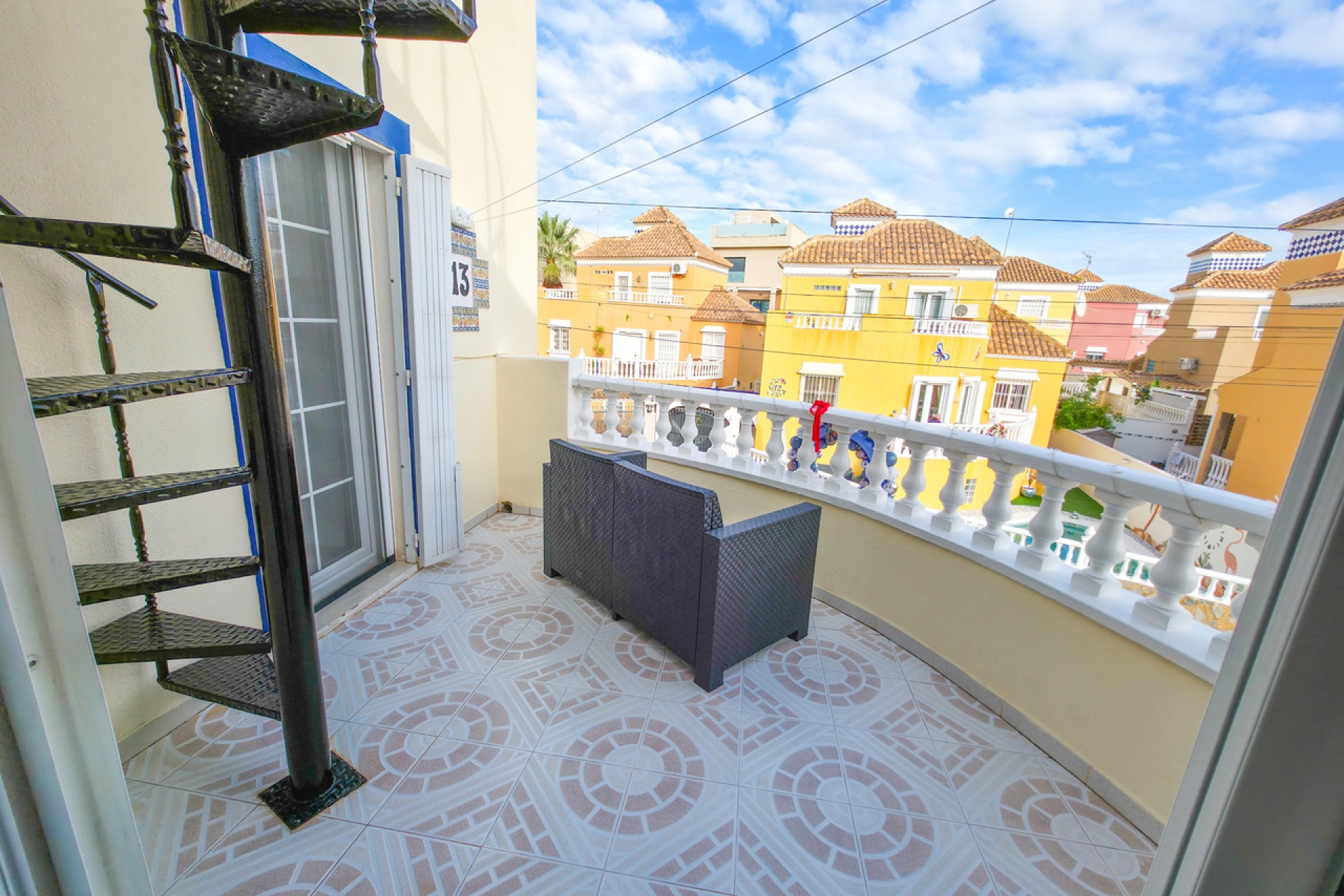 Reventa - Villa -
Villamartin - Costa Blanca