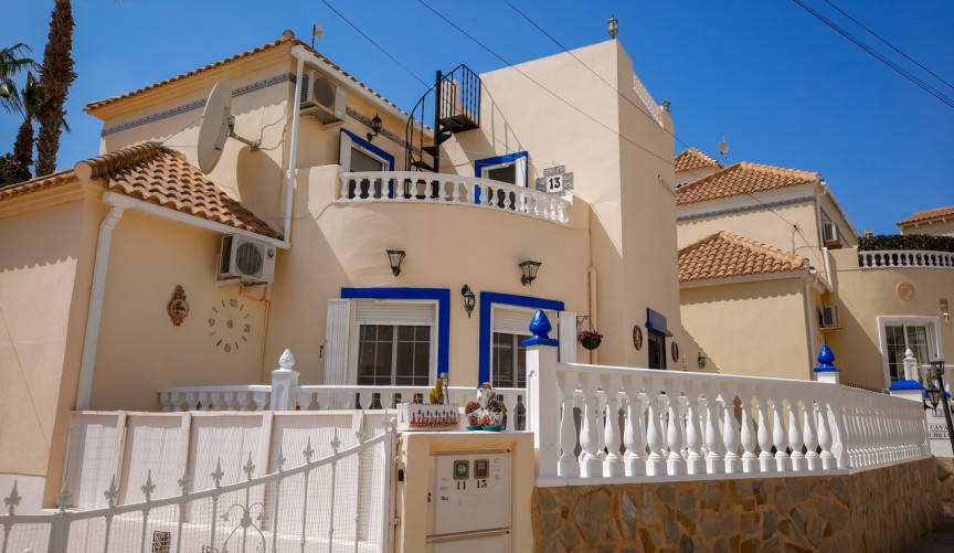 Reventa - Villa -
Villamartin - Costa Blanca