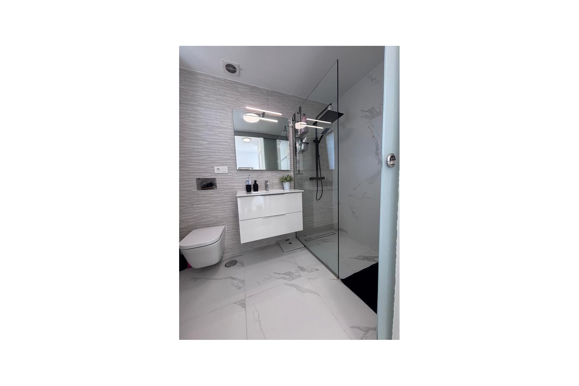 Reventa - Villa -
Villamartin - Costa Blanca