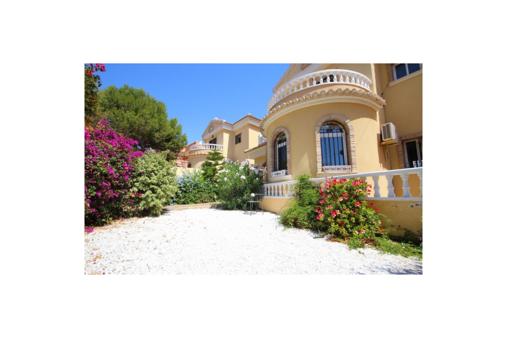 Reventa - Villa -
Villamartin - Costa Blanca