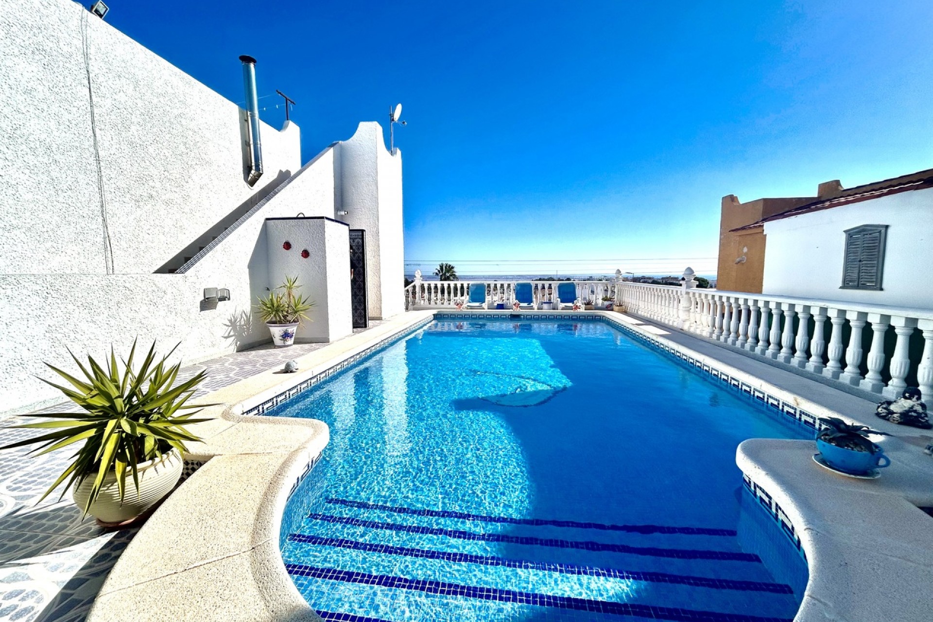 Reventa - Villa -
Villamartin - Costa Blanca