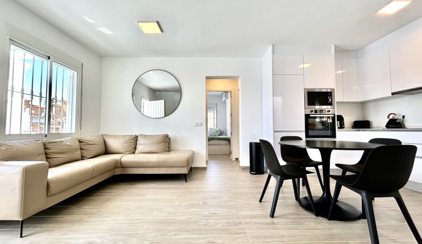 Reventa - Villa -
Villamartin - Costa Blanca