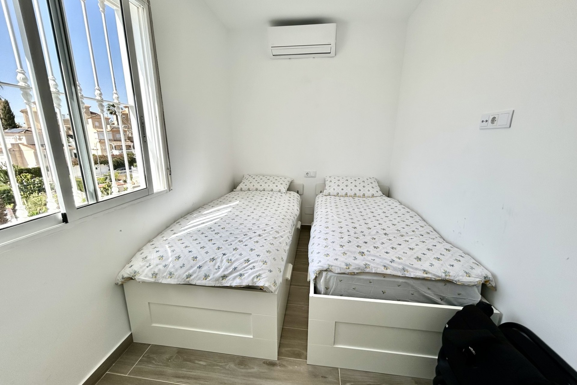 Reventa - Villa -
Villamartin - Costa Blanca