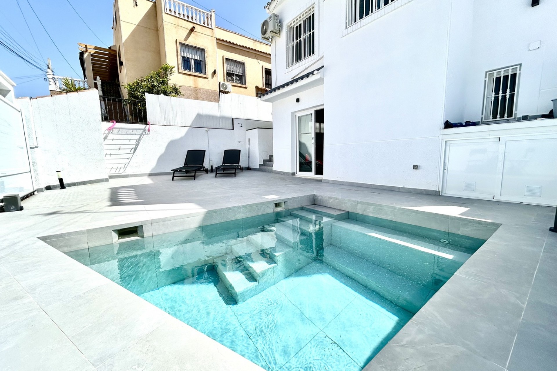 Reventa - Villa -
Villamartin - Costa Blanca