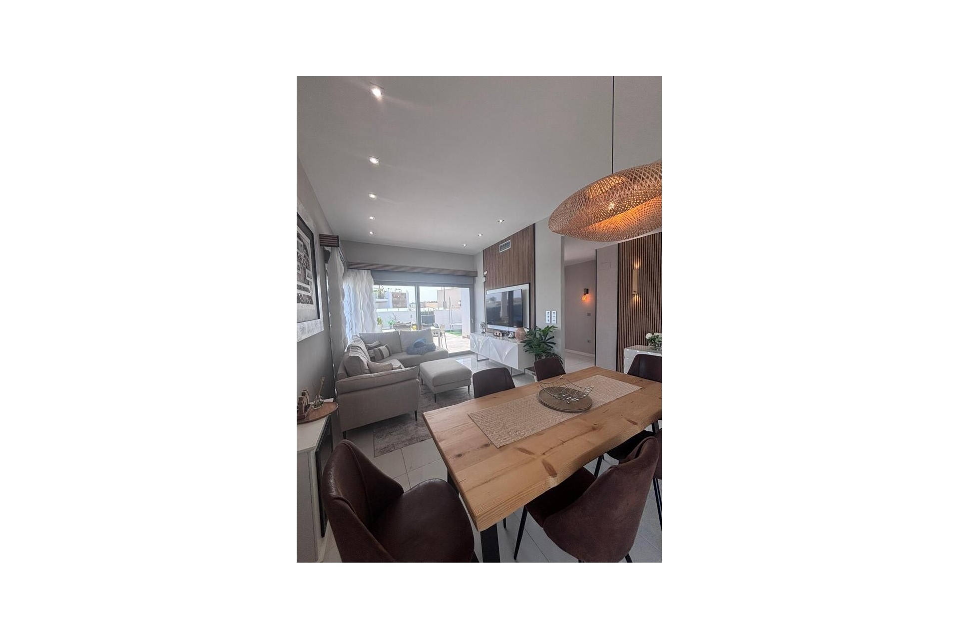 Reventa - Villa -
Villamartin - Costa Blanca