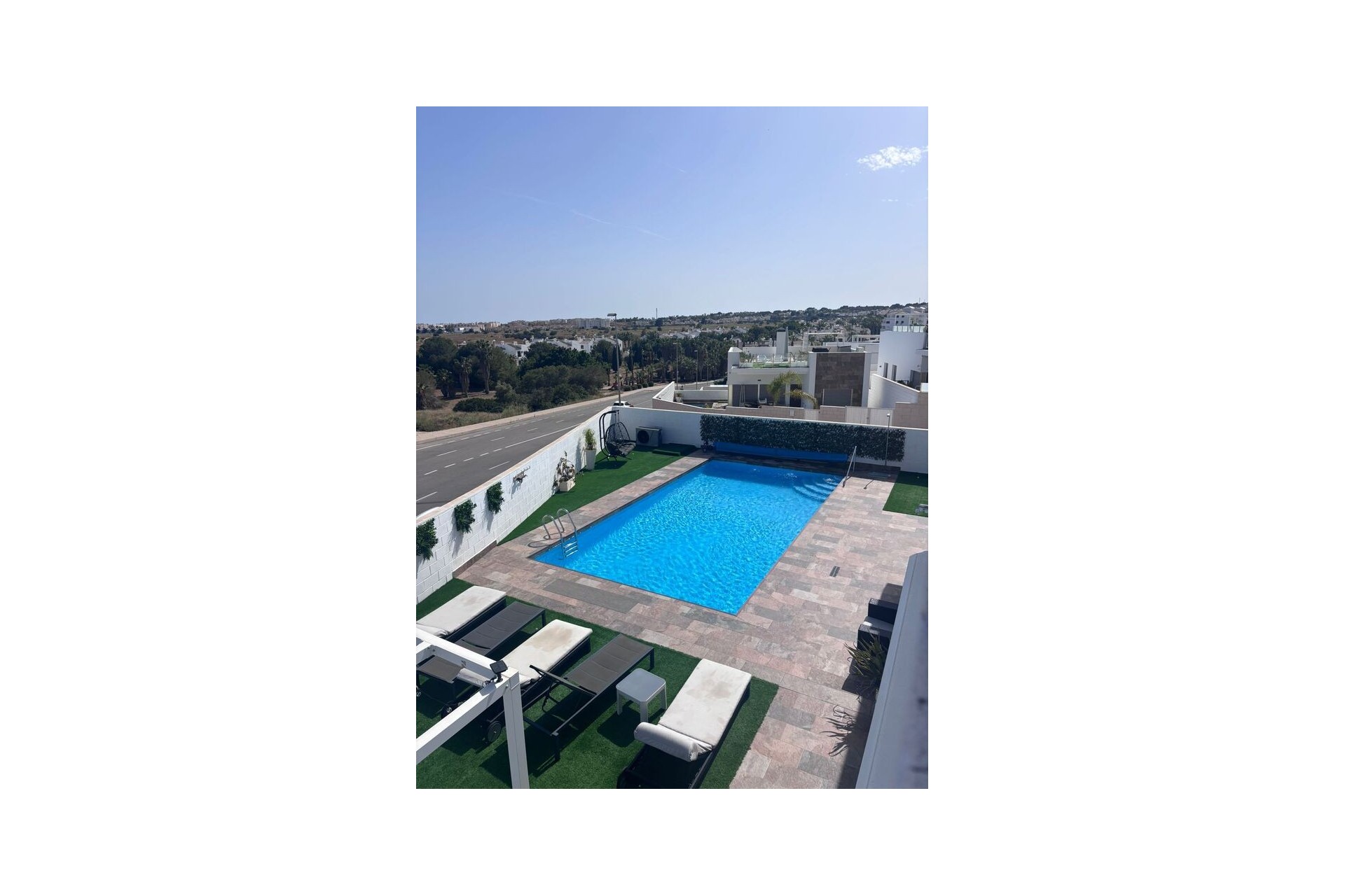 Reventa - Villa -
Villamartin - Costa Blanca