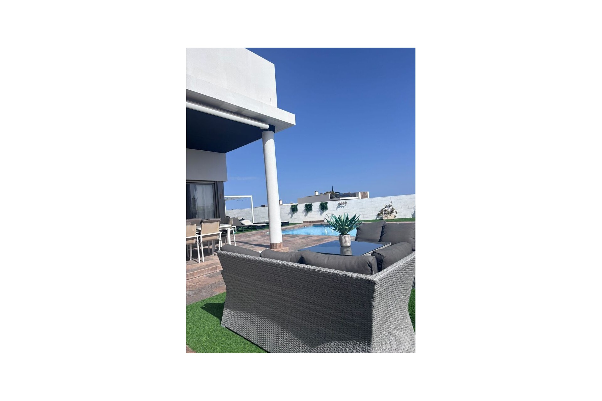 Reventa - Villa -
Villamartin - Costa Blanca