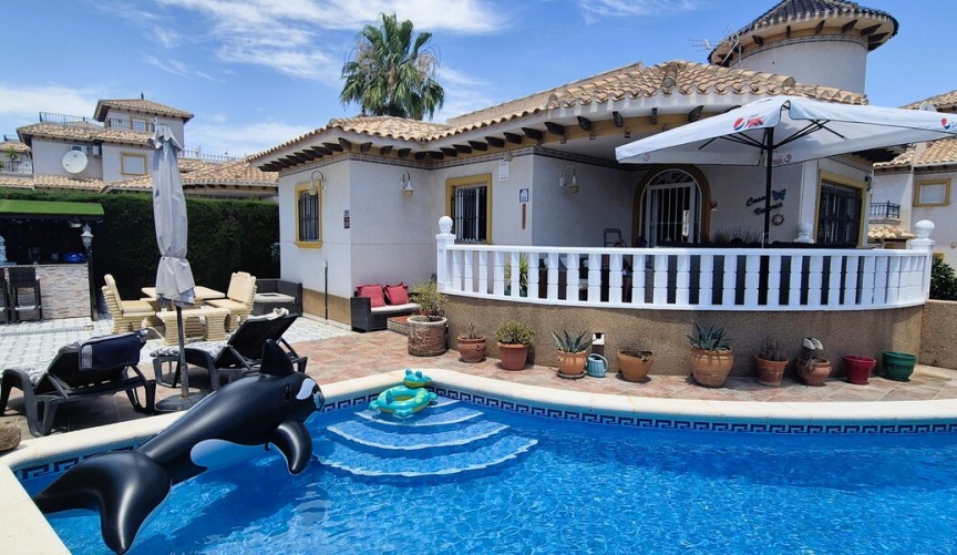 Reventa - Villa -
Villamartin - Costa Blanca