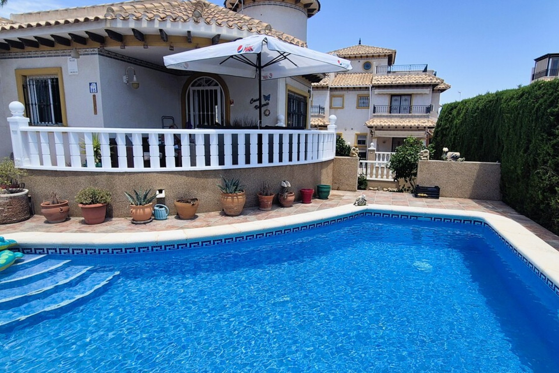 Reventa - Villa -
Villamartin - Costa Blanca