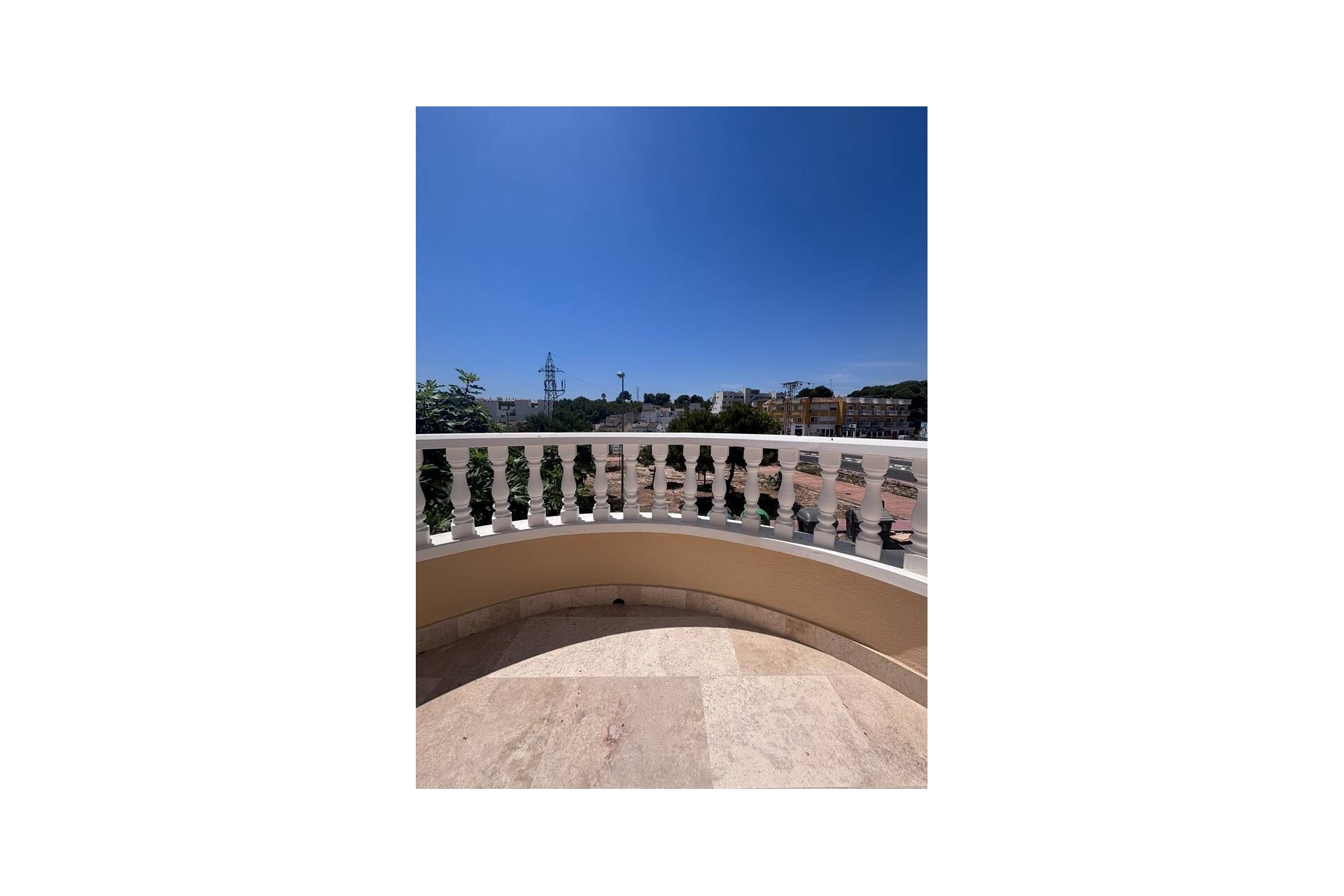 Reventa - Villa -
Villamartin - Costa Blanca