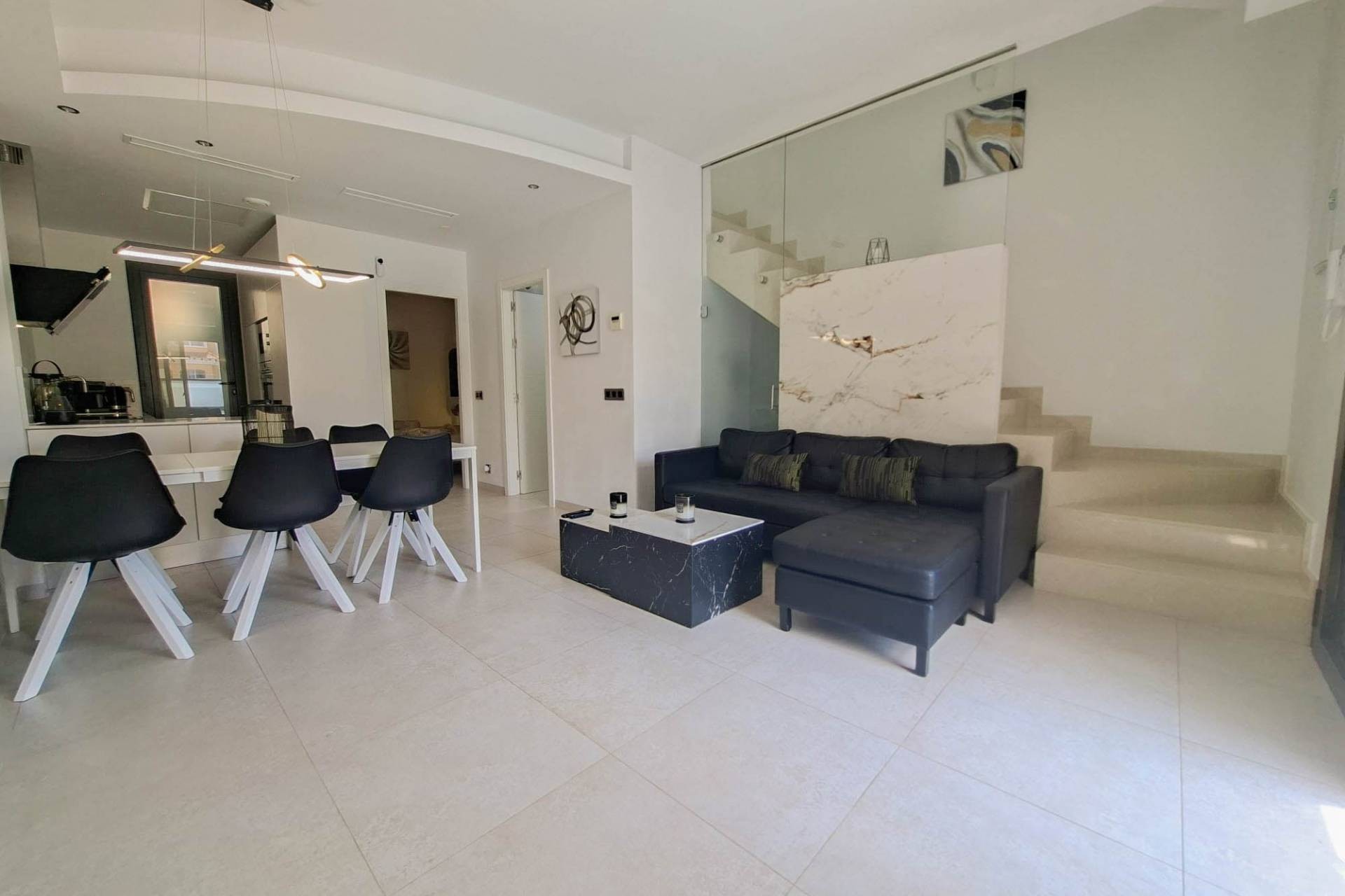 Reventa - Villa -
Villamartin - Costa Blanca