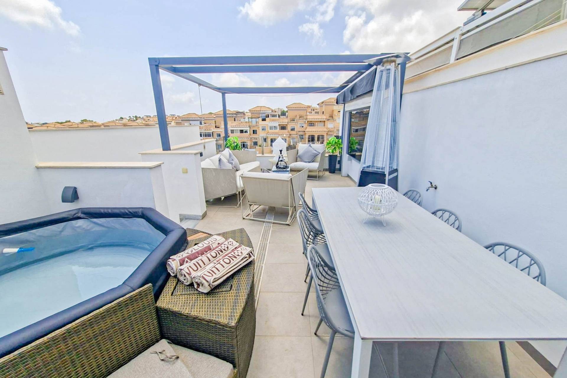 Reventa - Villa -
Villamartin - Costa Blanca
