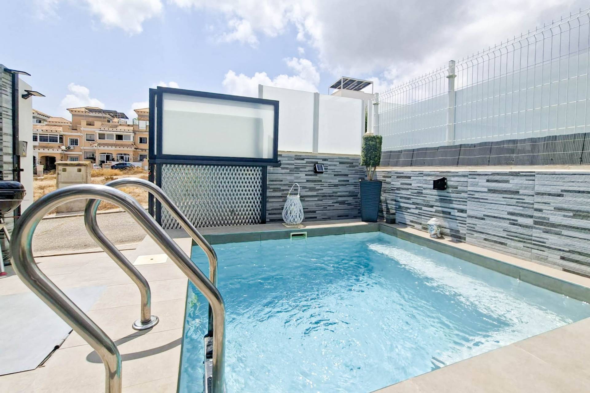 Reventa - Villa -
Villamartin - Costa Blanca