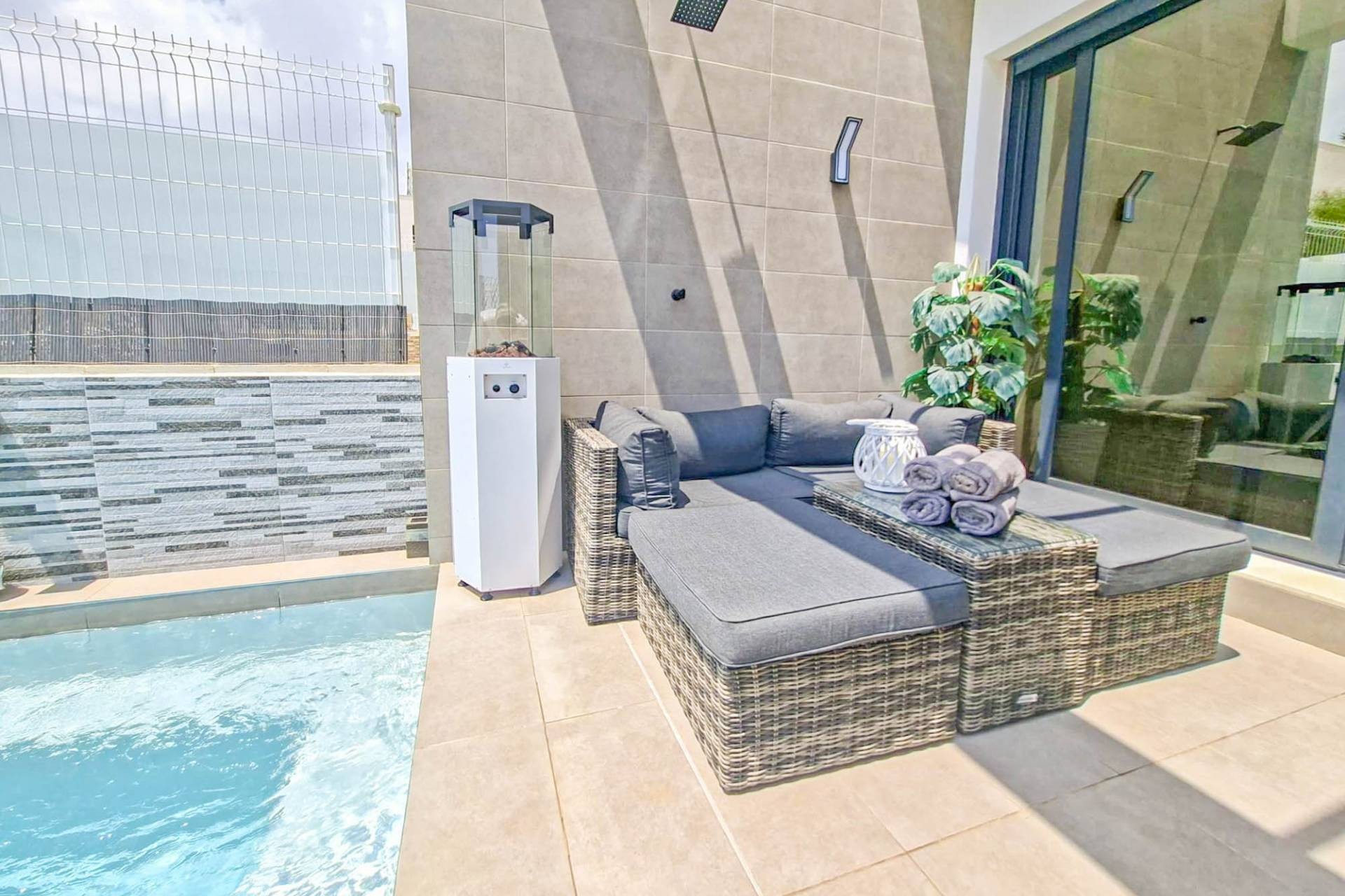 Reventa - Villa -
Villamartin - Costa Blanca