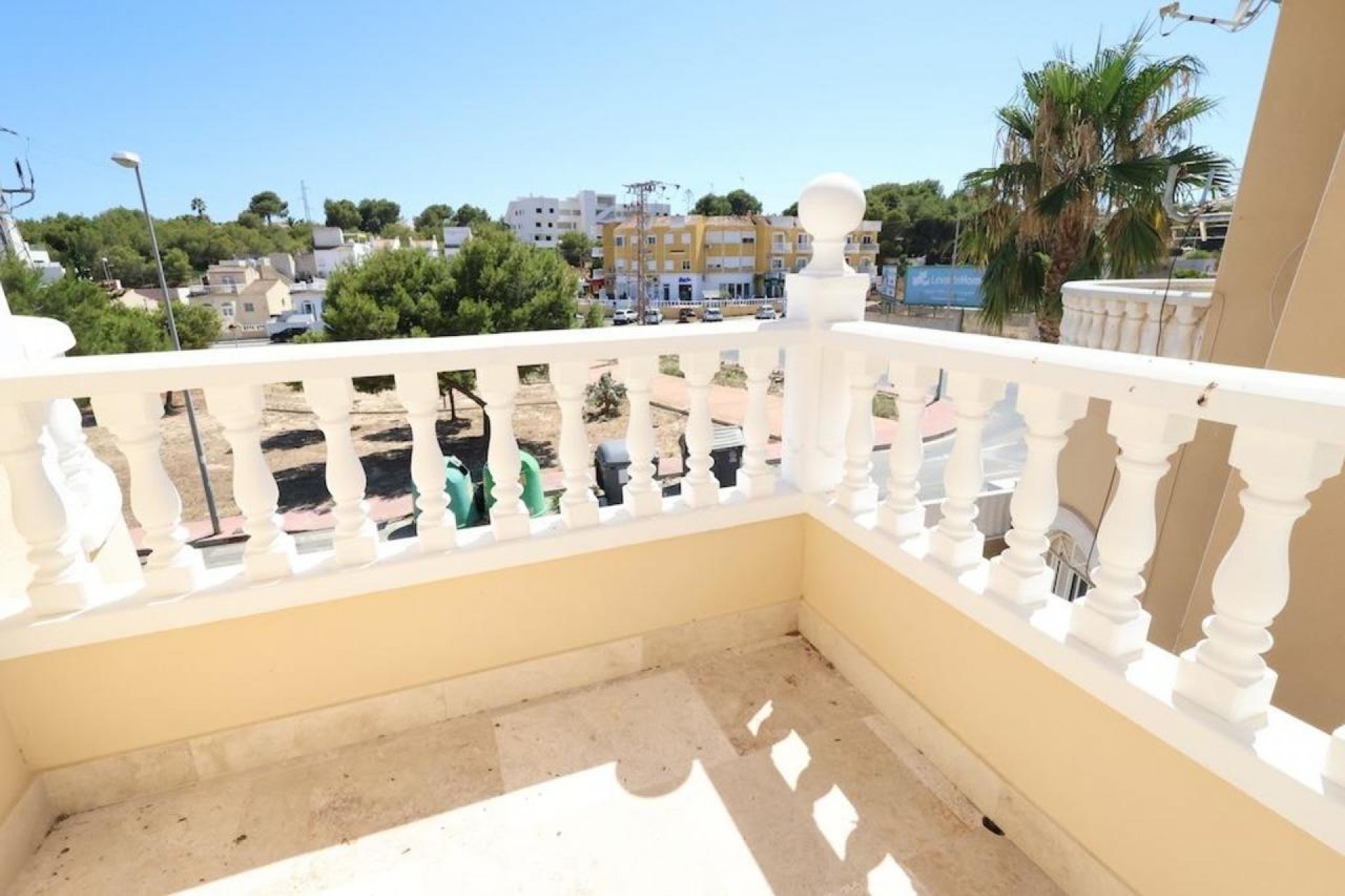 Reventa - Villa -
Villamartin - Costa Blanca