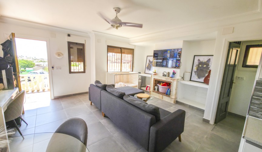 Reventa - Villa -
Villamartin - Costa Blanca
