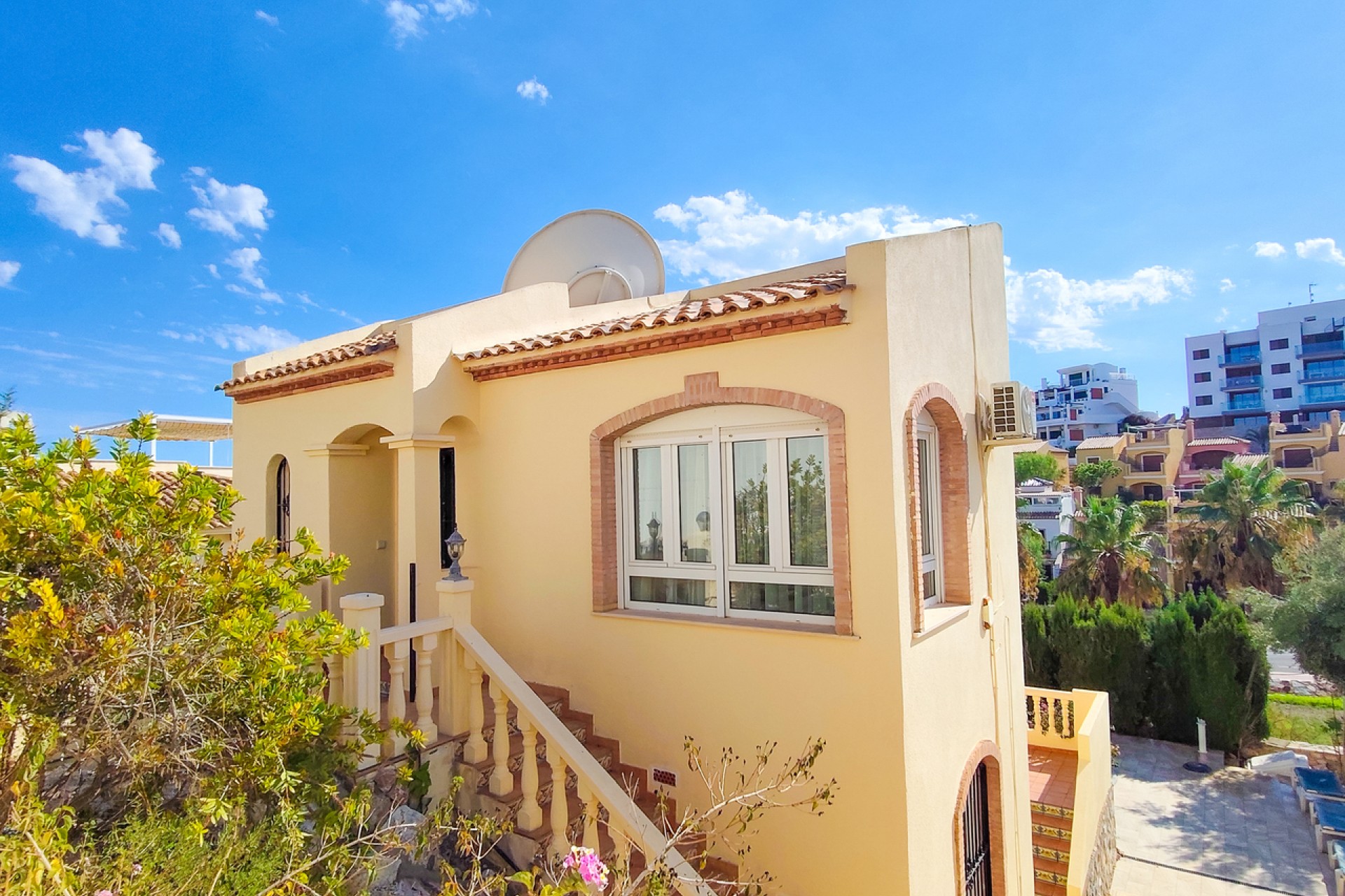 Reventa - Villa -
Villamartin - Costa Blanca