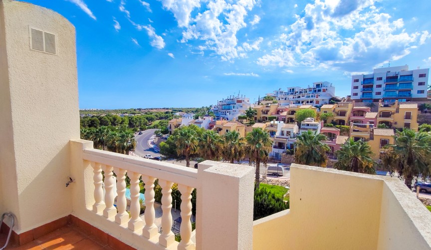 Reventa - Villa -
Villamartin - Costa Blanca