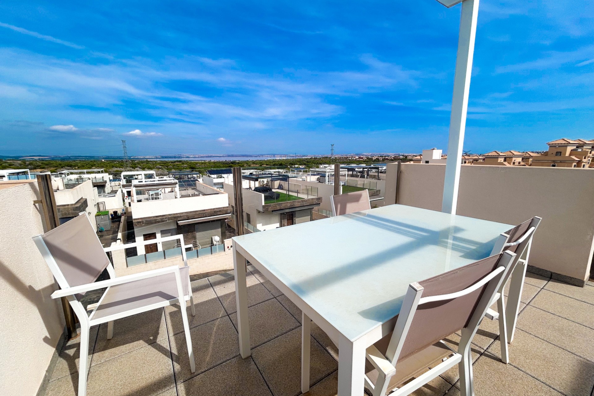 Reventa - Villa -
Villamartin - Costa Blanca