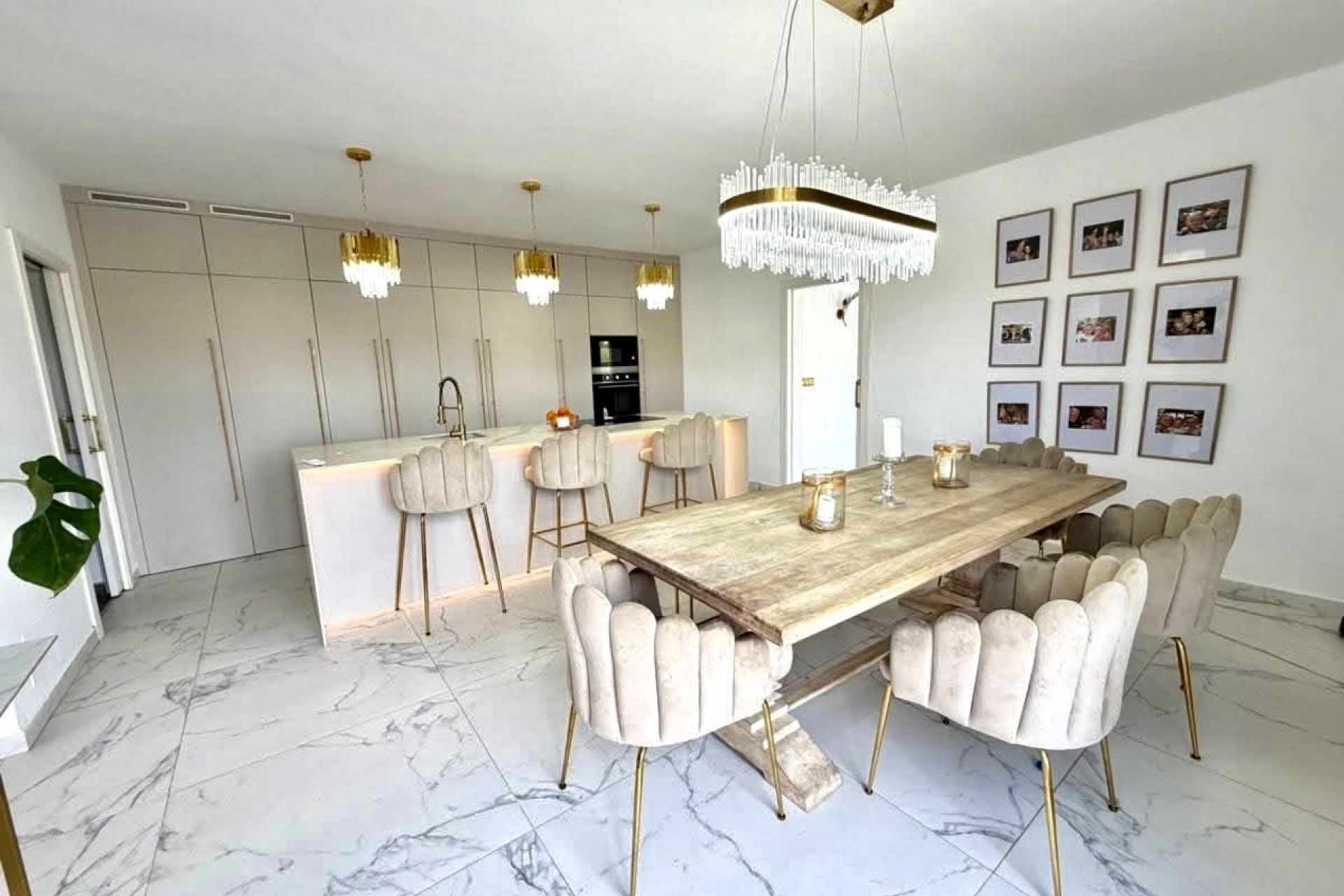 Reventa - Villa -
Villamartin - Costa Blanca