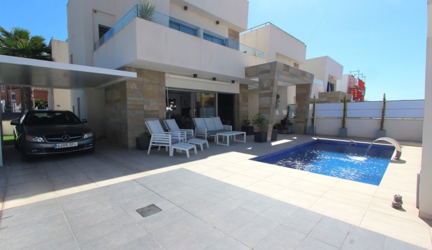 Reventa - Villa -
Villamartin - El Galan