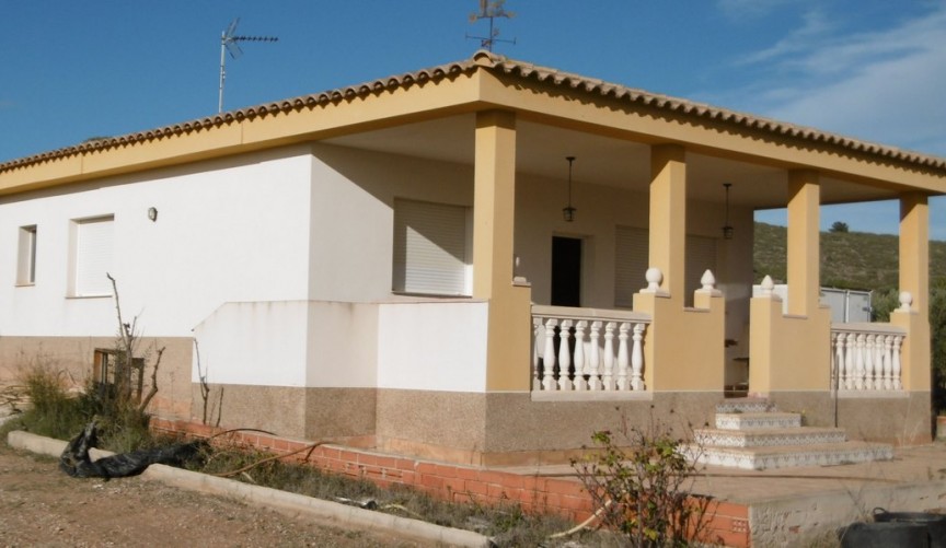 Reventa - Villa -
Yecla - Inland