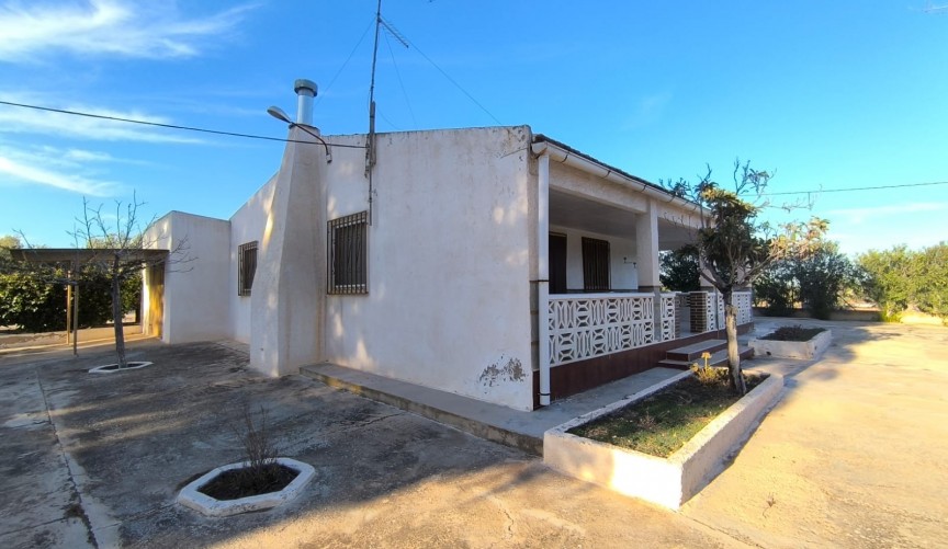 Reventa - Villa -
Yecla - Inland