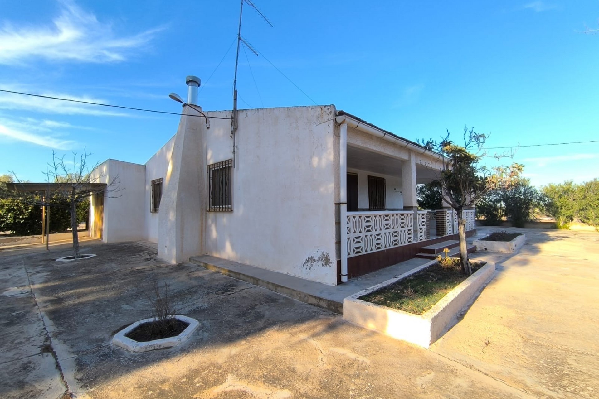 Reventa - Villa -
Yecla - Inland