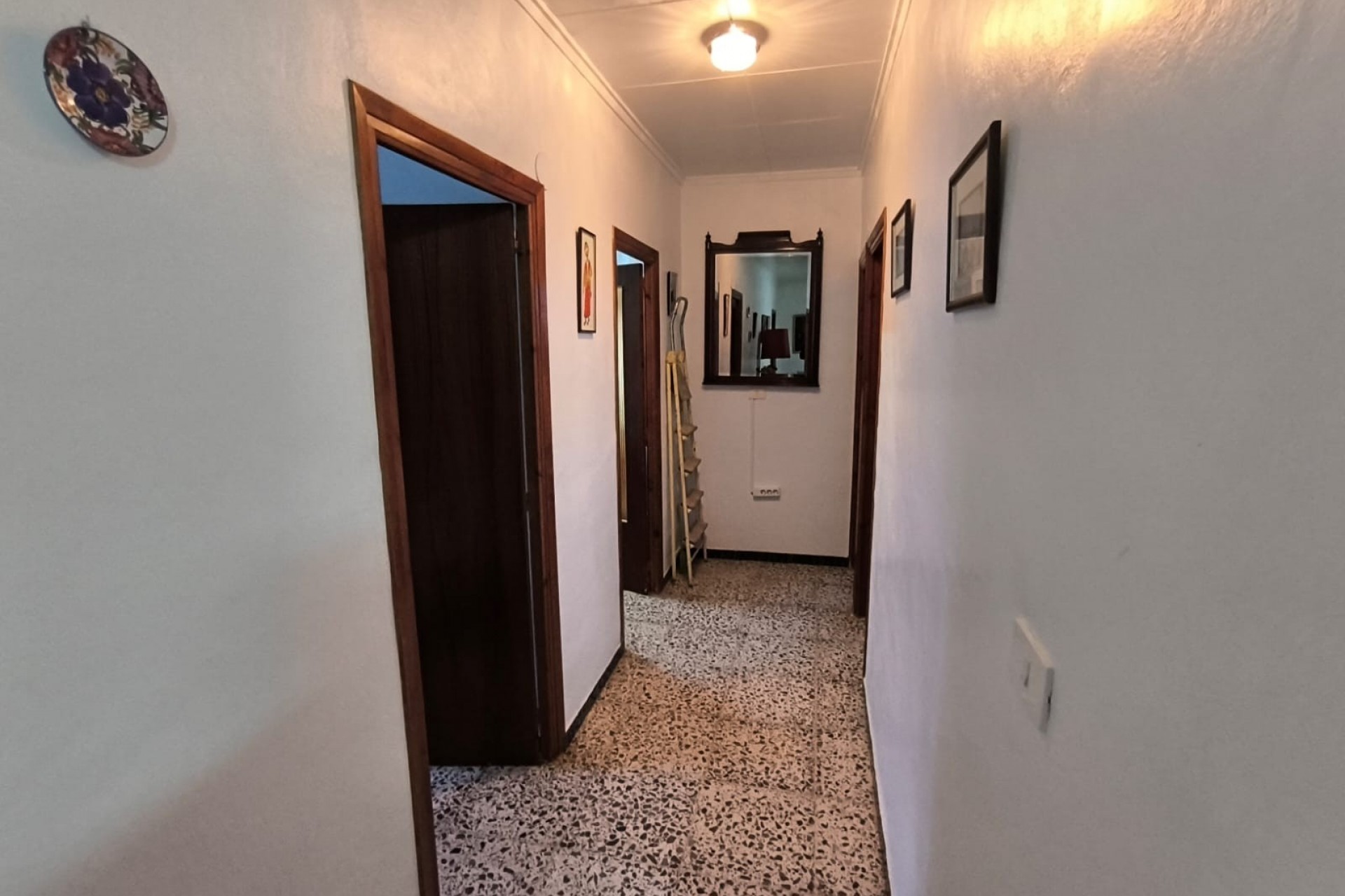 Reventa - Villa -
Yecla - Inland