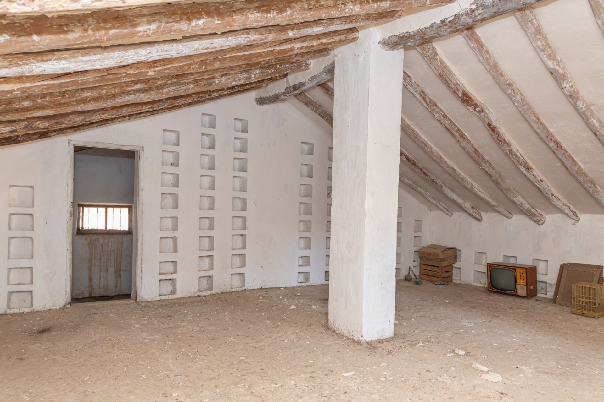 Reventa - Villa -
Yecla - Inland