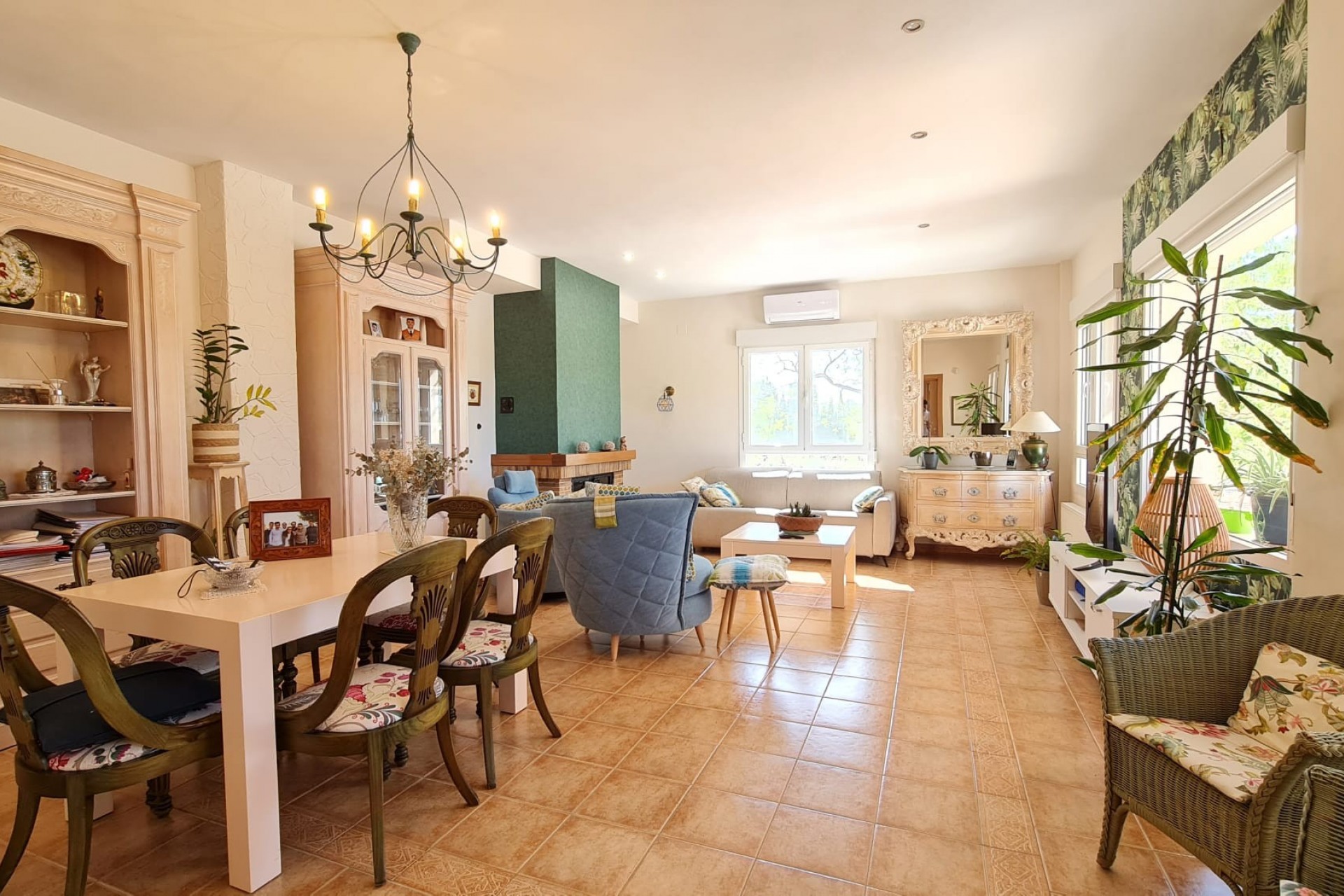 Reventa - Villa -
Yecla - Inland