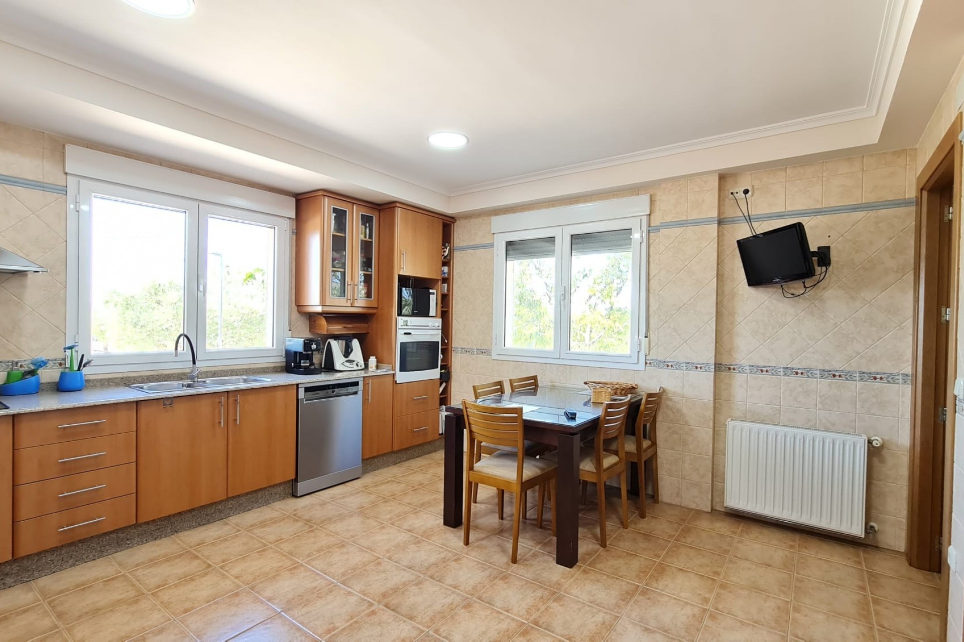 Reventa - Villa -
Yecla - Inland