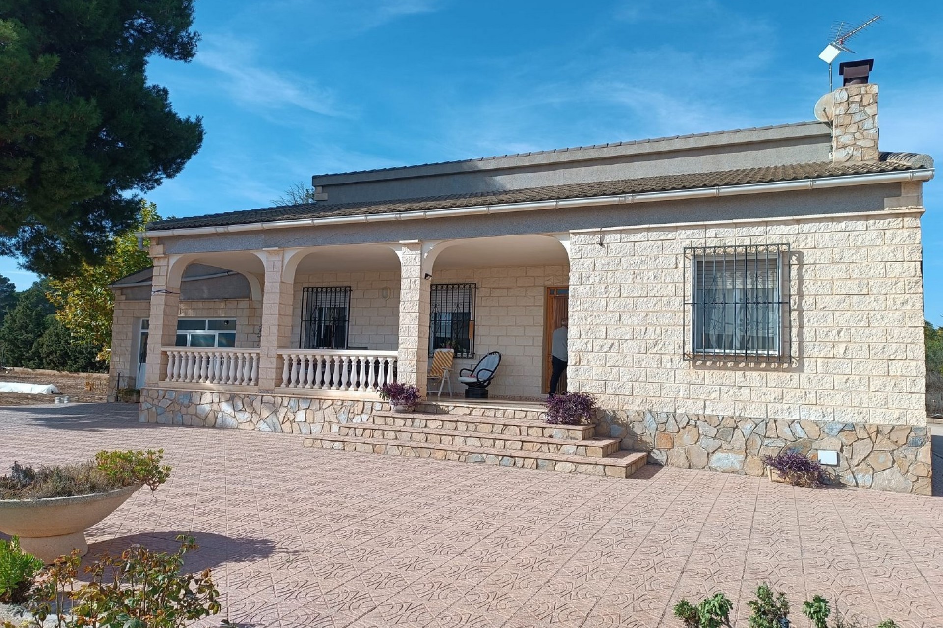 Reventa - Villa -
Yecla - Inland