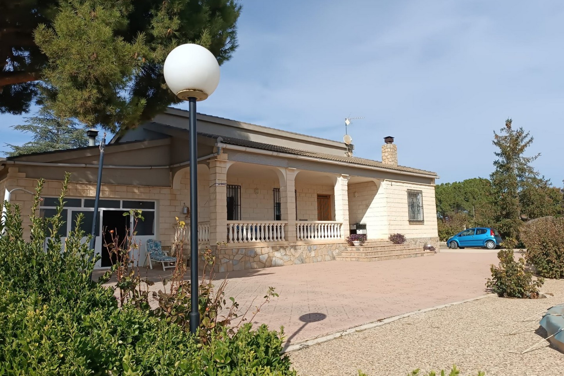 Reventa - Villa -
Yecla - Inland