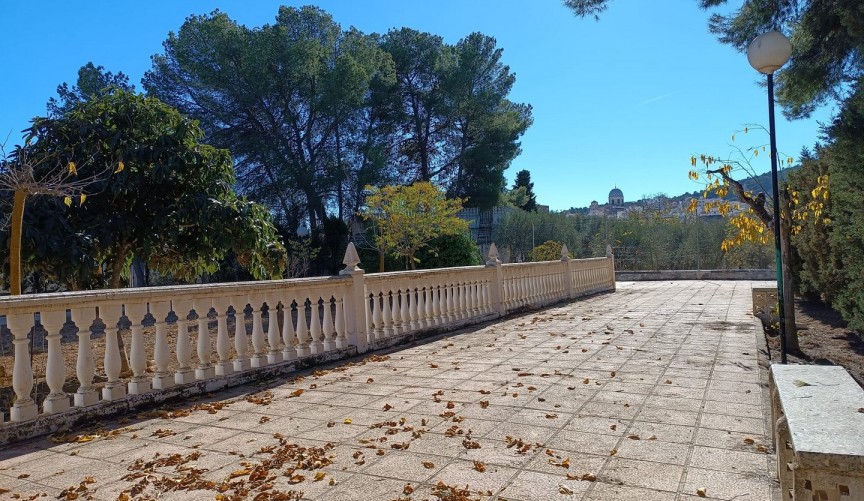 Reventa - Villa -
Yecla - Inland