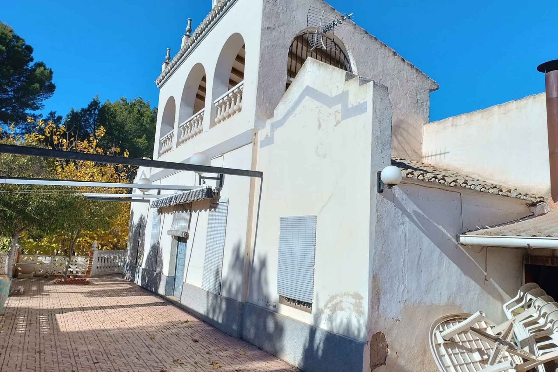 Reventa - Villa -
Yecla - Inland