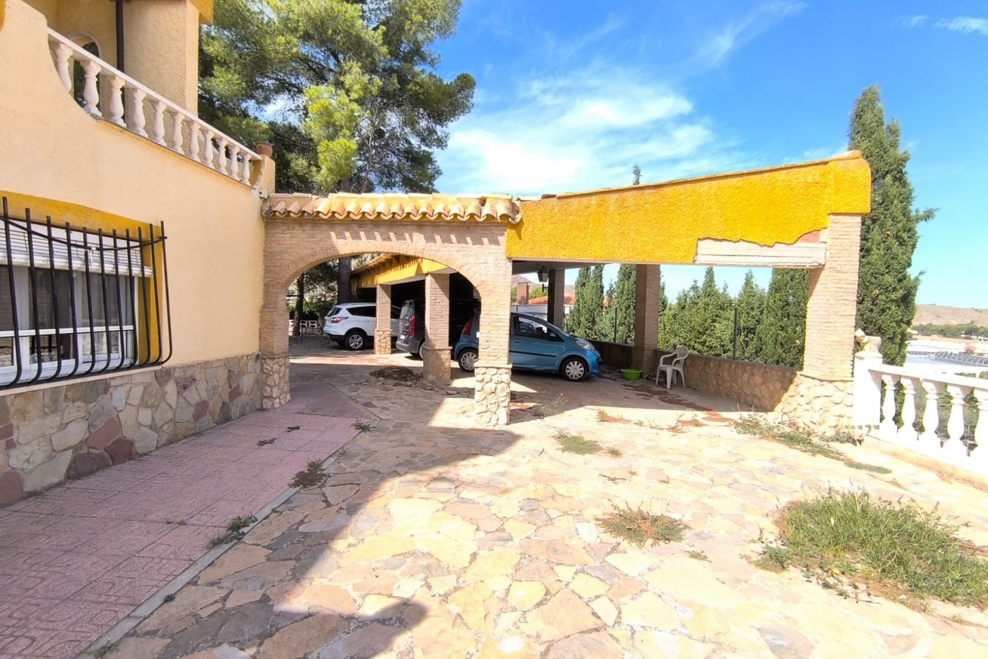 Reventa - Villa -
Yecla - Inland