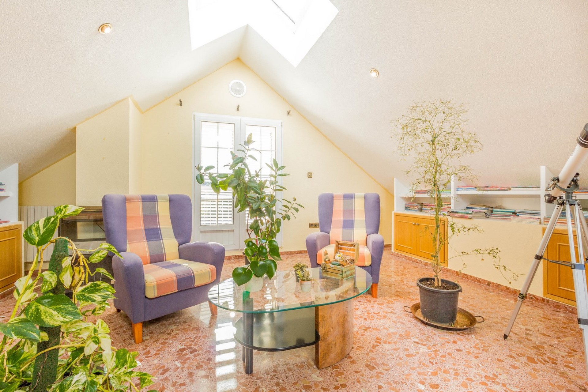 Reventa - Villa -
Yecla - Inland