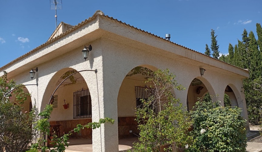 Reventa - Villa -
Yecla - Inland