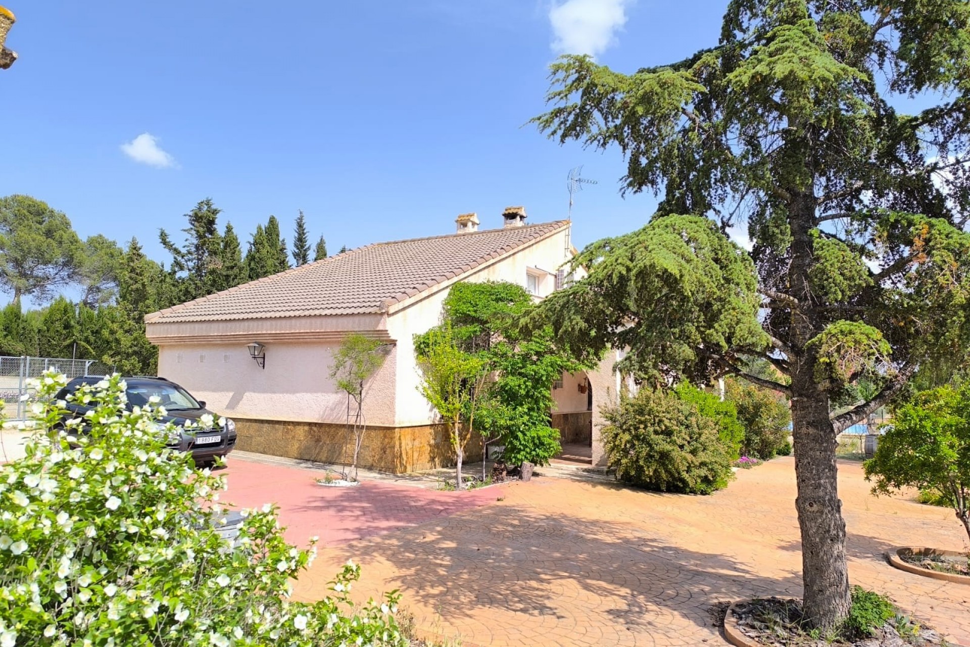 Reventa - Villa -
Yecla - Inland