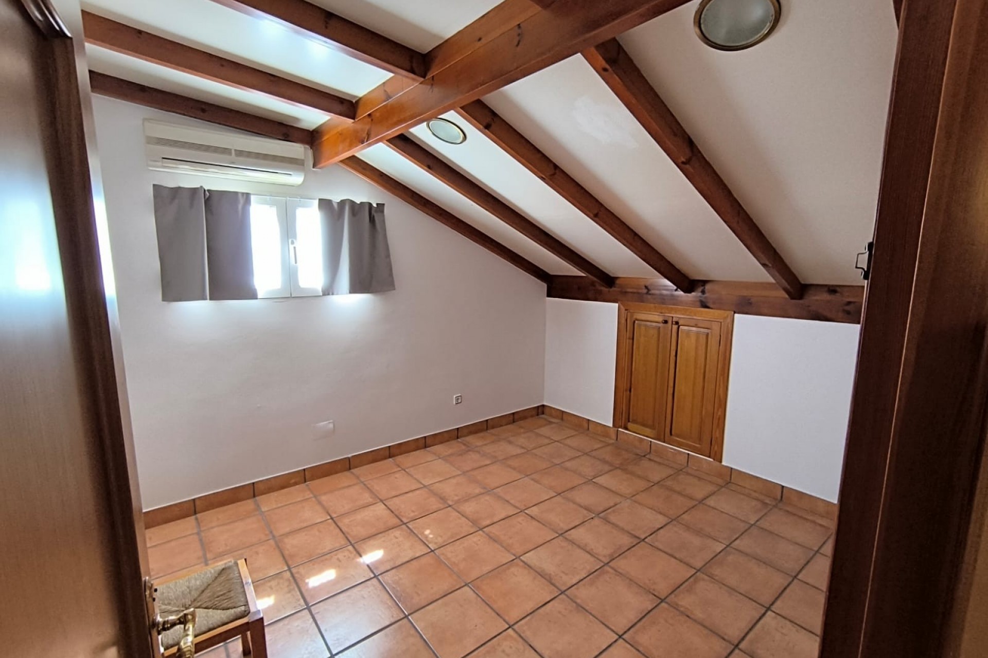 Reventa - Villa -
Yecla - Inland