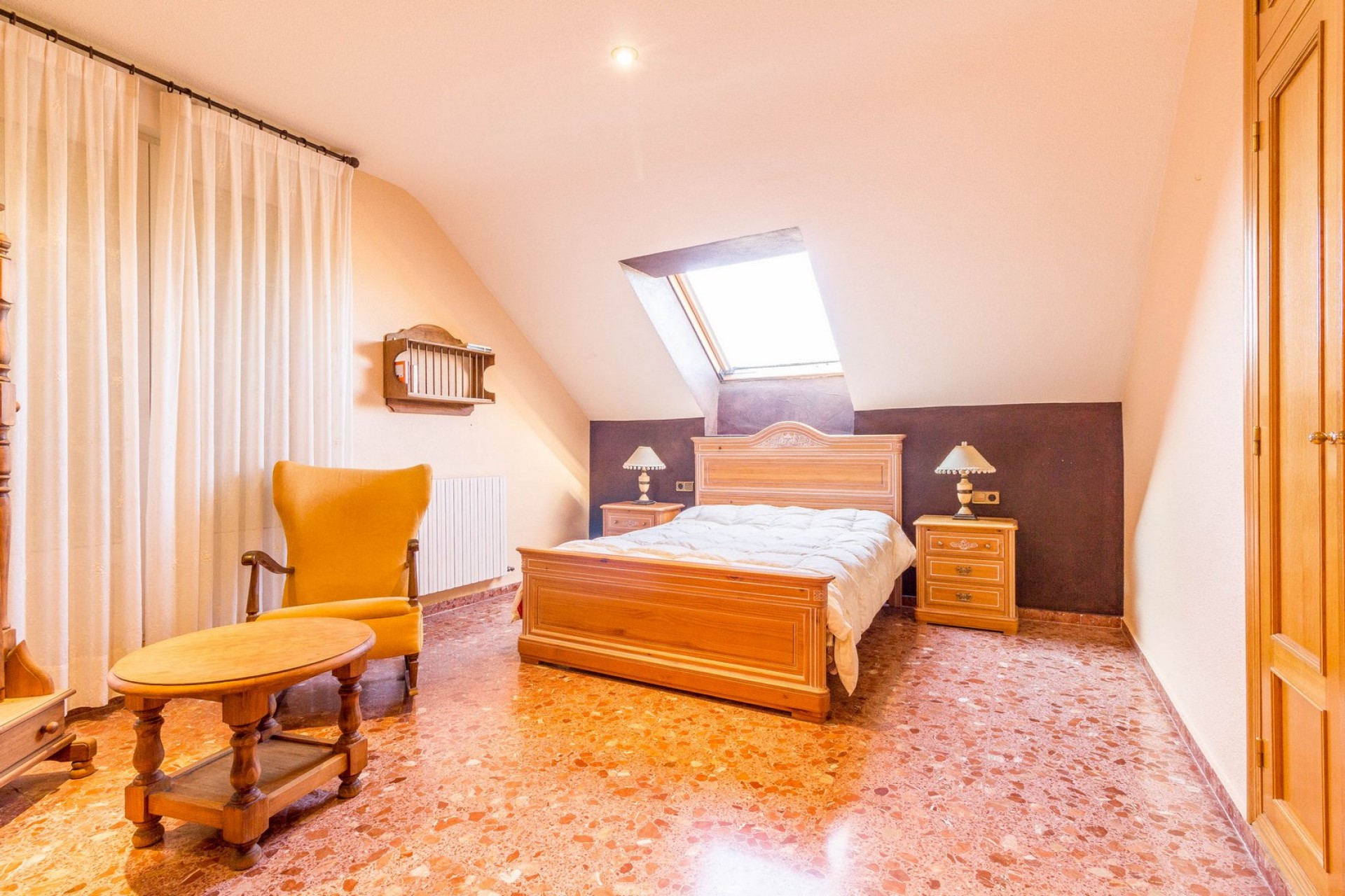 Reventa - Villa -
Yecla - Inland