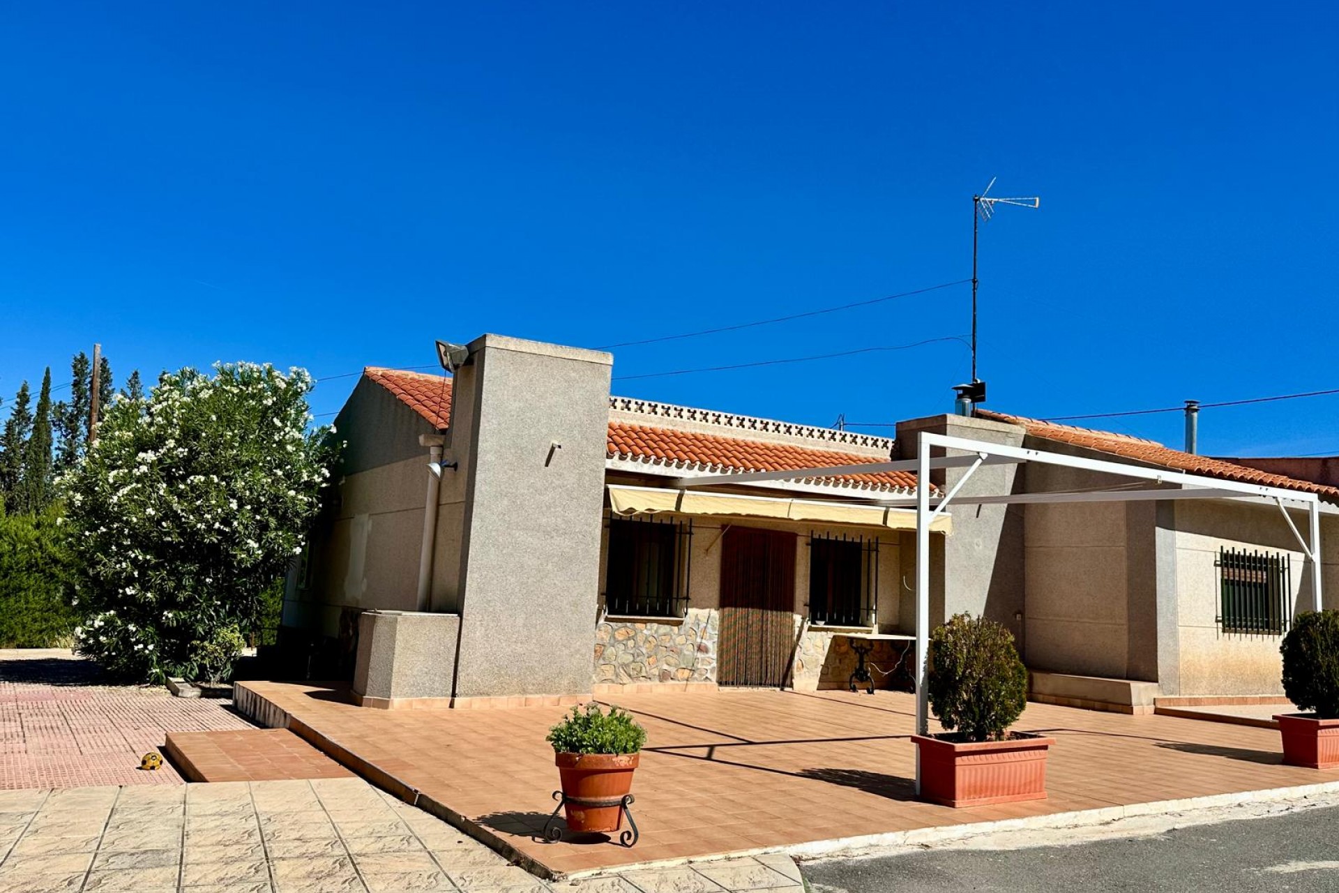 Reventa - Villa -
Yecla - Inland