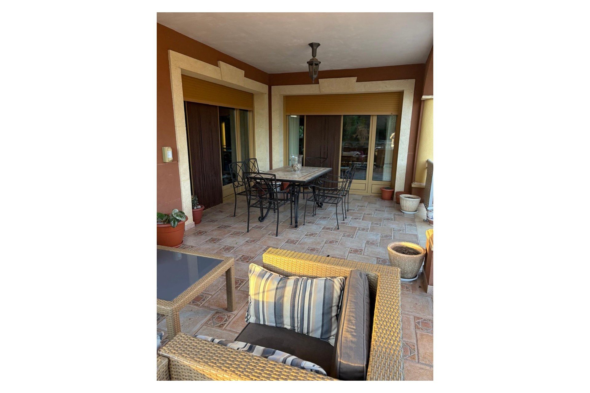 Reventa - Villa -
Yecla - Inland