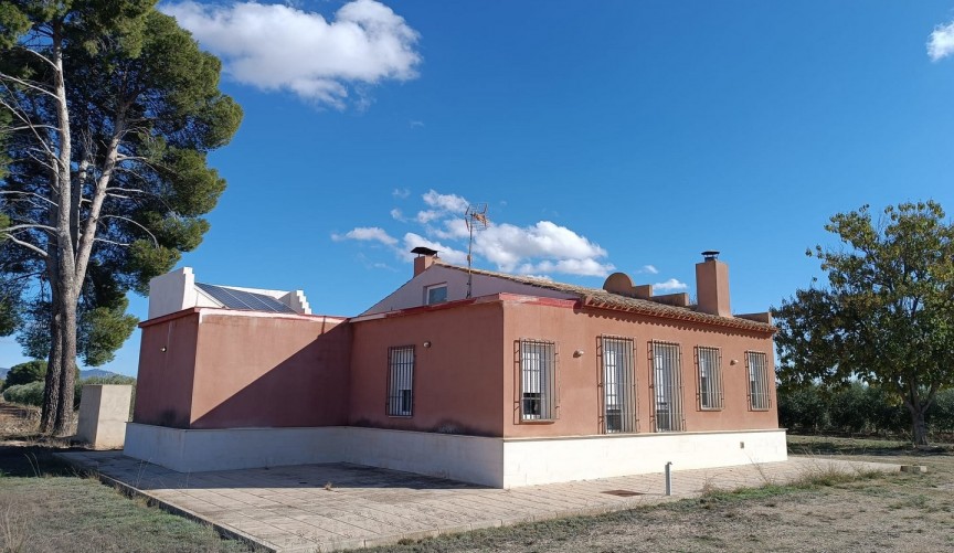Reventa - Villa -
Yecla - Inland