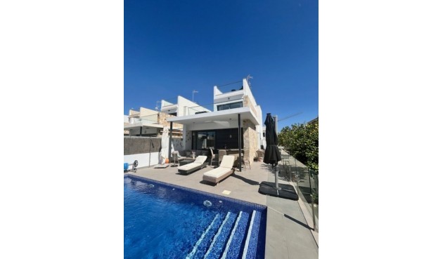 Villa - Återförsäljning - Cabo Roig - Costa Blanca