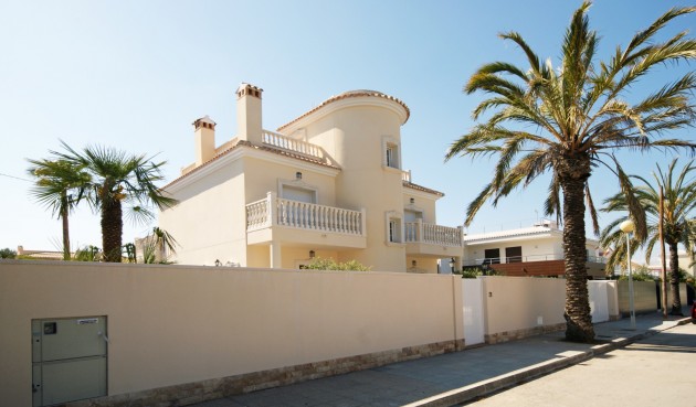 Villa - Återförsäljning - Cabo Roig - Costa Blanca